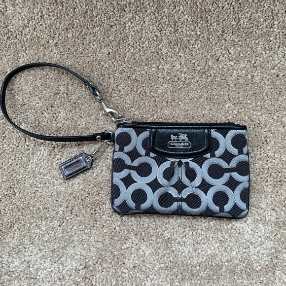 Coach Handbags - Coach wristlet